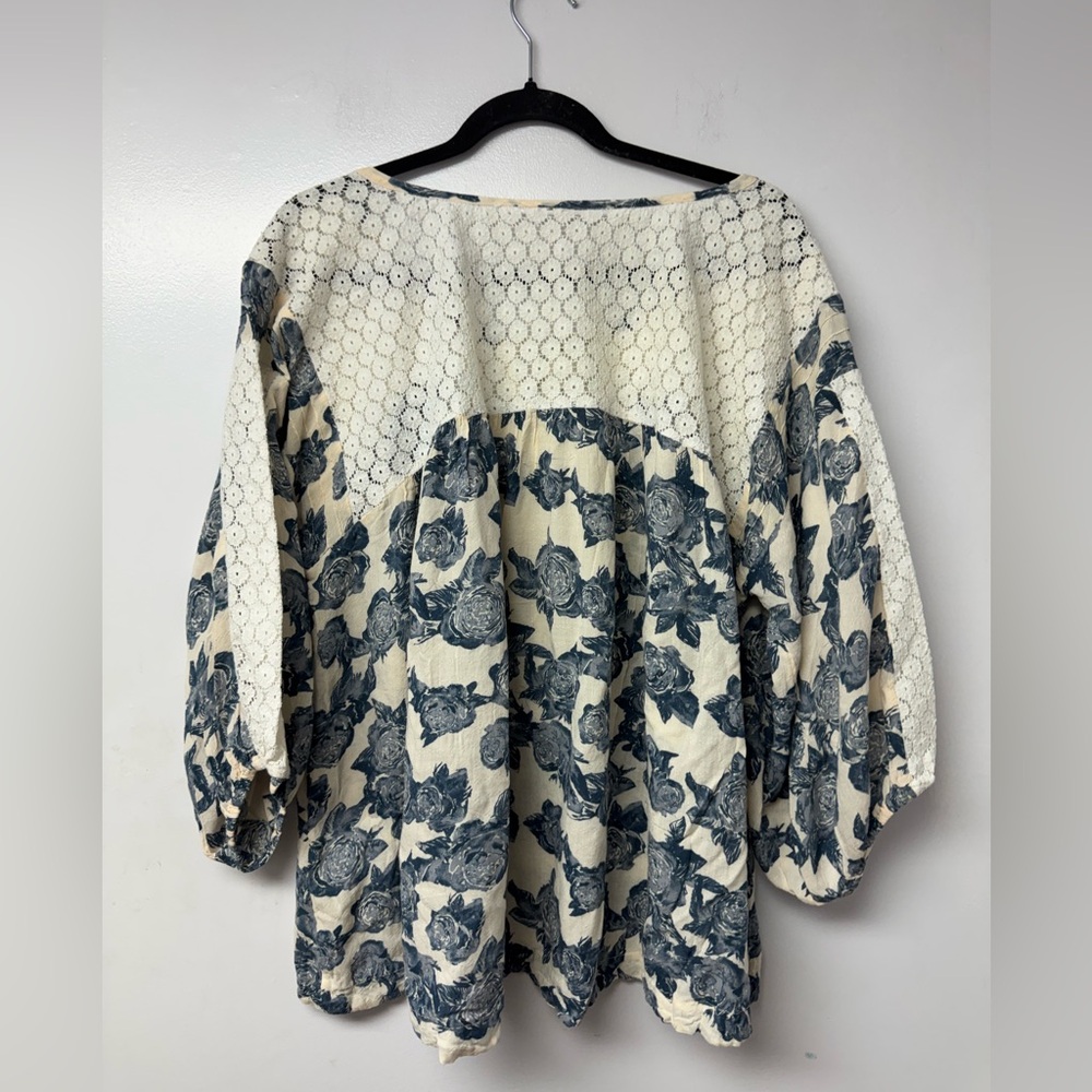Free People Moon River Floral Peasant Top Medium Blue Ivory Boho Oversized A2 - Picture 5 of 11
